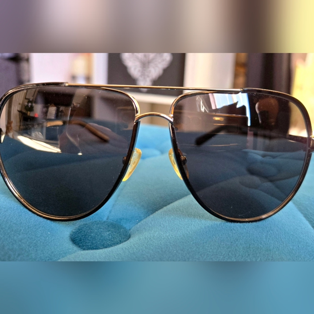 Valentino V116S Aviator Style Sunglasses Unisex